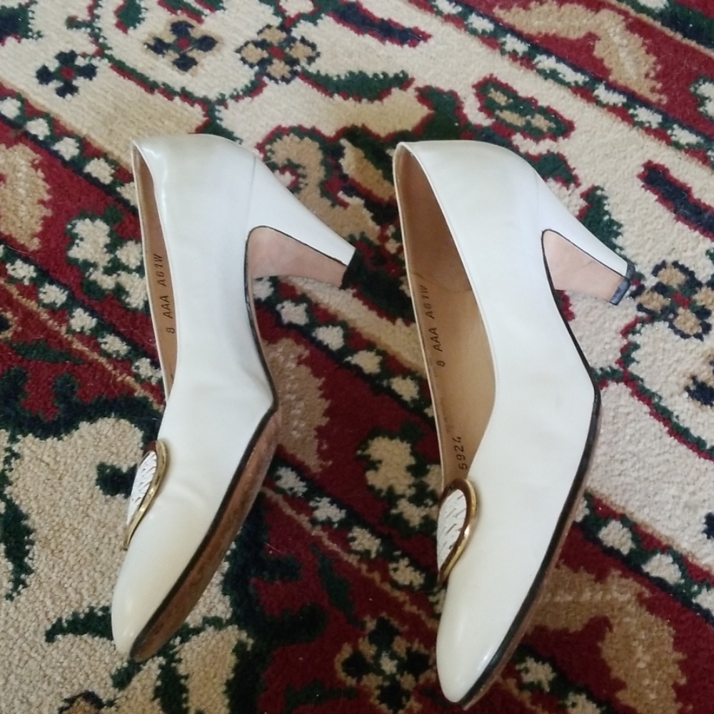 Women's white Ferragamo Shoes - Picture 4 of 8